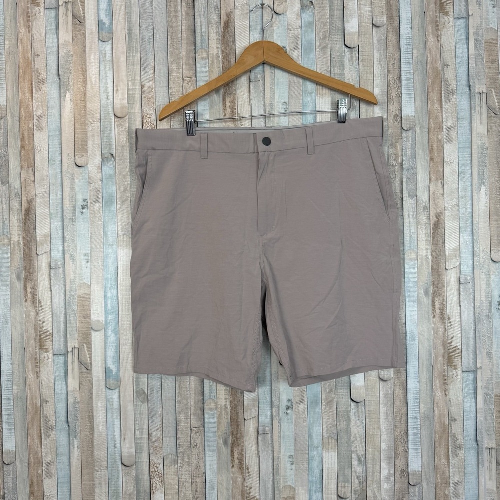 Johnnie O 38 Calcutta Short Stretch Performance Woven Fabric Golf 9" Light Khaki